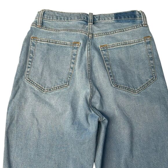 Abercrombie & Fitch 4 Asymmetrical Button Ultra High Rise Straight Leg 90s Jean - Picture 11 of 15
